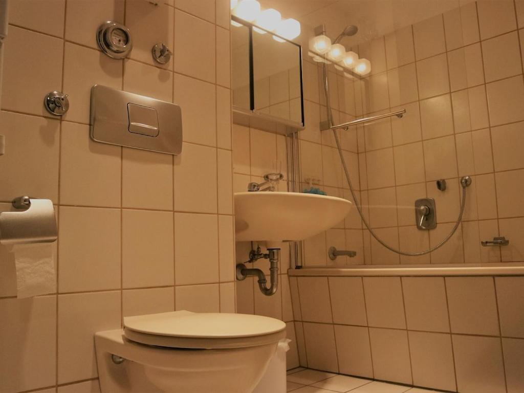 Inviting In Near The Area Apartment *